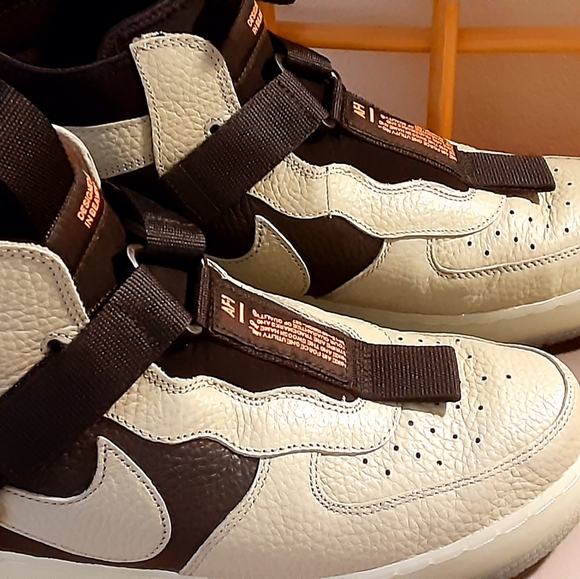 Nike's - Picture 2 of 3